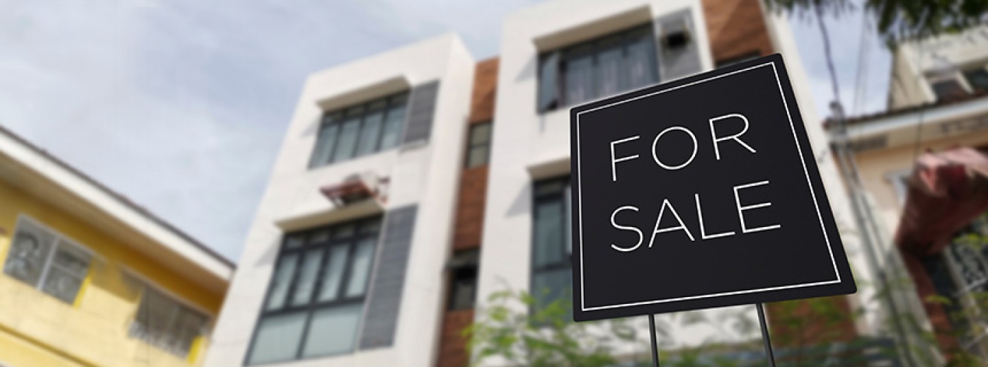 foreclosed for sale sign